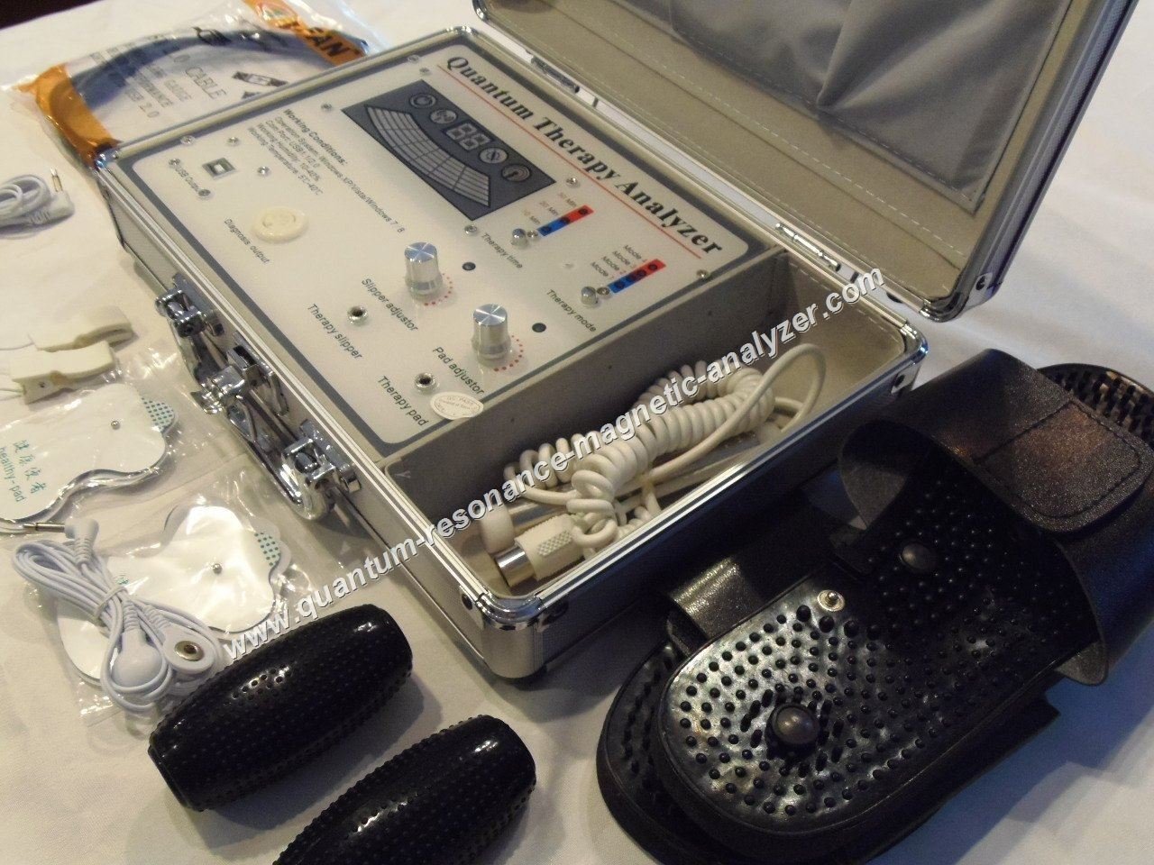 quantum resonance magnetic analyzer