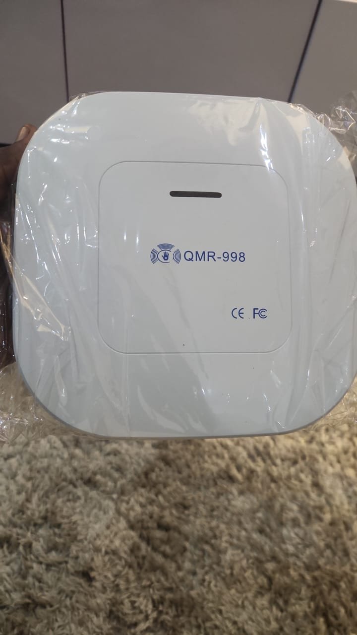 USB adjunto vacío